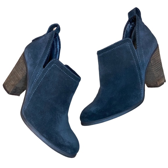 Vince Camuto Shoes - Vince Camuto Francia Bootie Size 7M Grey